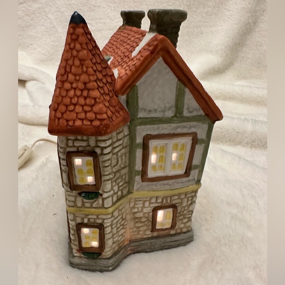 Holiday expressions in original box porcelain lighted house Hunters Tavern - Picture 8 of 11